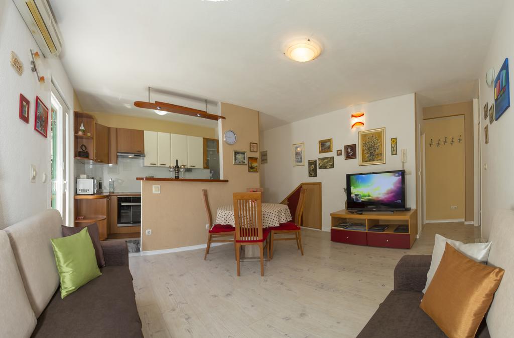 City Center Apartment Kadena Split Exteriör bild