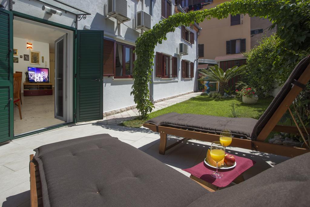City Center Apartment Kadena Split Exteriör bild
